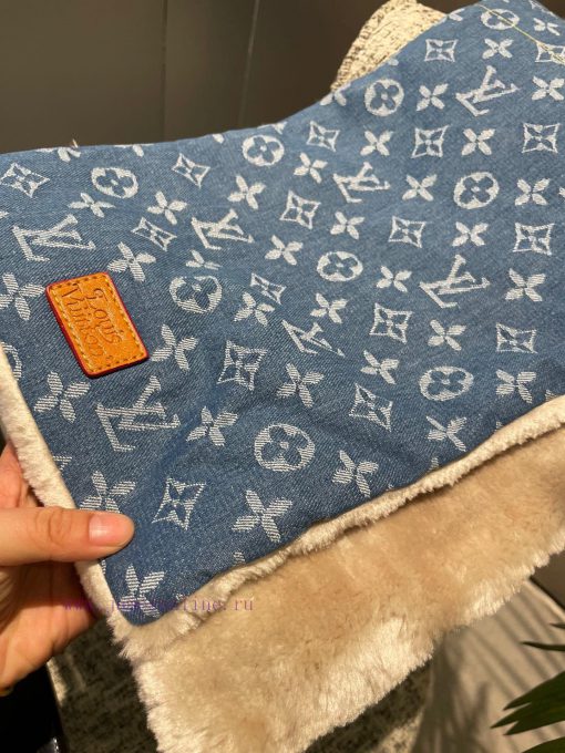 The Shearling Denim scarf, a collaboration between LV and Nigo, is a stunning unisex design rjz3elsd - Image 10