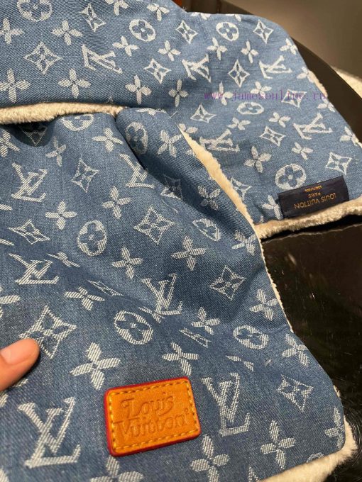 The Shearling Denim scarf, a collaboration between LV and Nigo, is a stunning unisex design rjz3elsd - Image 17