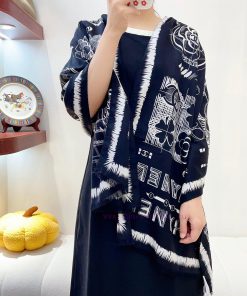 Elegant and noble CHANEL baby like soft touch graffiti logo long scarf with top-notch silk c00v9hxr5