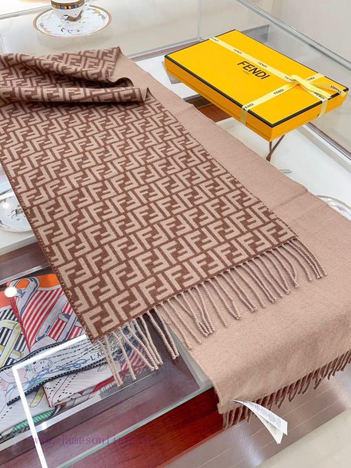 New gradient premium ‼️ Fendi's most popular scarf this year is being snapped up all over thbf8zgoxa - Image 17