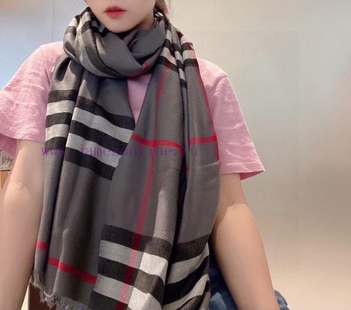 Classic and versatile 🧣 Every women's wardrobe must have fashionable items that are warm andjisyw1w5 - Image 2