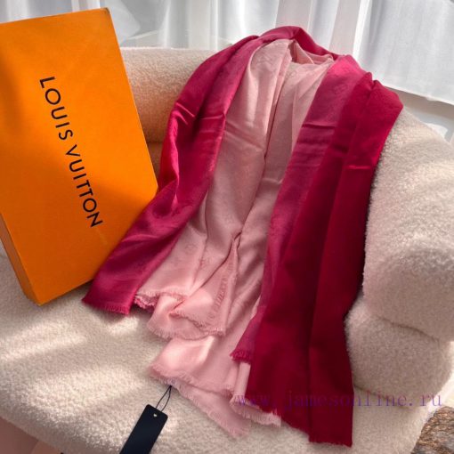 The Jacquard Gradient Cashmere Square Scarf High End Collection is all made from high-qualitxxcc0ooe - Image 6