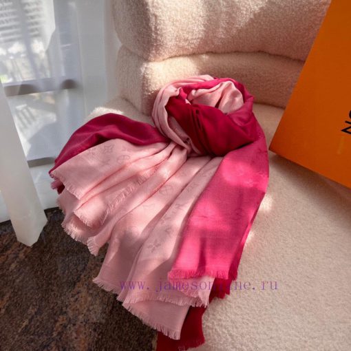 The Jacquard Gradient Cashmere Square Scarf High End Collection is all made from high-qualitxxcc0ooe - Image 16