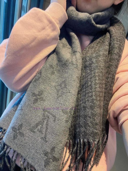 The new style is synchronized with Lvjia's new L old flower double face scarf, which can be 6k0ibnc7