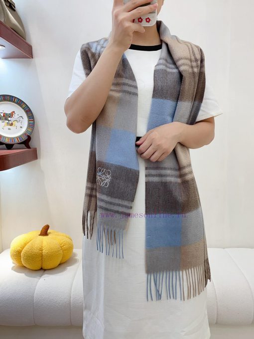 Full cashmere Luoyiwei small logo two-color embroidered cashmere scarf 🧣, This scarf is a un7p2uohib