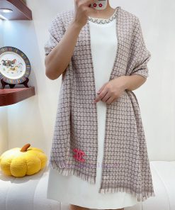 CHANEL's new autumn and winter product, silver silk small plaid color woven cashmere light sr519xi7p
