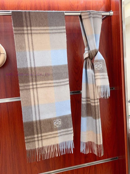 Full cashmere Luoyiwei small logo two-color embroidered cashmere scarf 🧣, This scarf is a un7p2uohib - Image 15