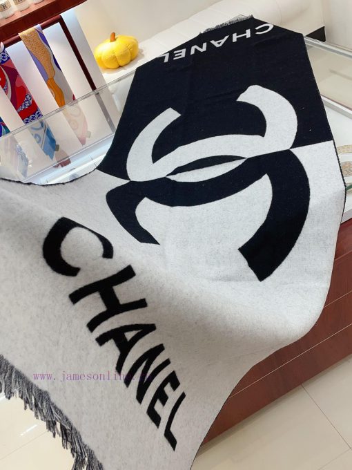 CHANEL's new color blocked cashmere shawl is the best Chanel in the world. Cashmere is extres60tggog - Image 6