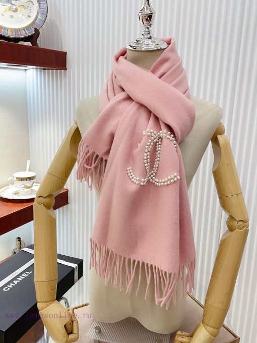 CHANEL is a high-end, comfortable, and fashionable scarf that touches your heart. The scarf e6qg7gbe - Image 9