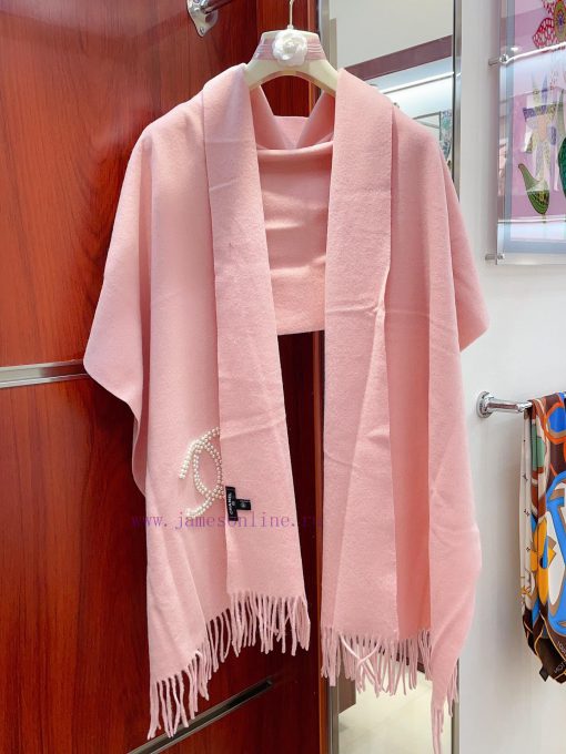 CHANEL is a high-end, comfortable, and fashionable scarf that touches your heart. The scarf e6qg7gbe - Image 13