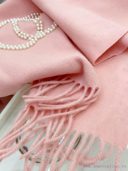 CHANEL is a high-end, comfortable, and fashionable scarf that touches your heart. The scarf e6qg7gbe - Image 16