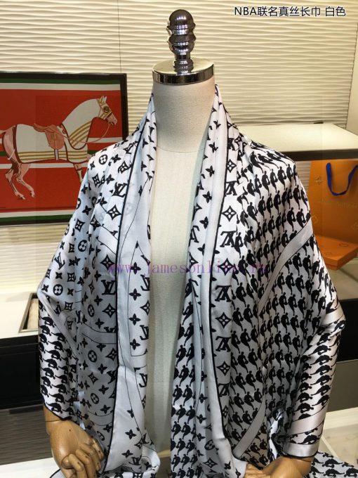 The NBA co branded silk scarf with the soft touch of a new elegant and noble baby is designe9n8de6m4 - Image 9