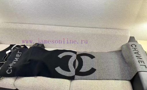 Grandma Xiang's classic cashmere shawl with double C and Thousand Bird plaid double splicingk8ufudpm - Image 3