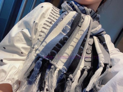 The latest Gucci cashmere scarf is a hard item In terms of the arrangement of Ma Liu The oriw7amppms