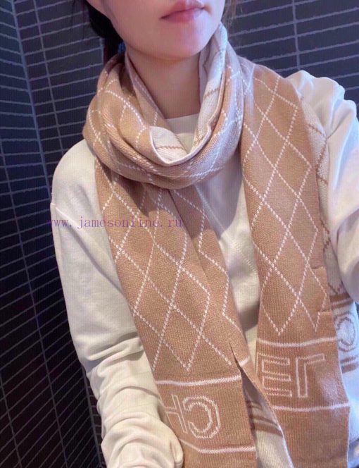 ▪ Chanel Chanel is a rare knitted piece with gentle color matching. Super obsessed with ls82wdt4k - Image 2