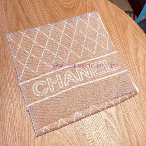 ▪ Chanel Chanel is a rare knitted piece with gentle color matching. Super obsessed with ls82wdt4k - Image 3