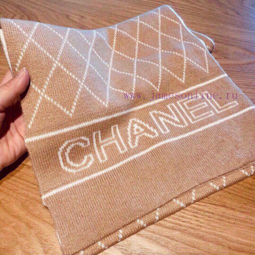 ▪ Chanel Chanel is a rare knitted piece with gentle color matching. Super obsessed with ls82wdt4k - Image 13