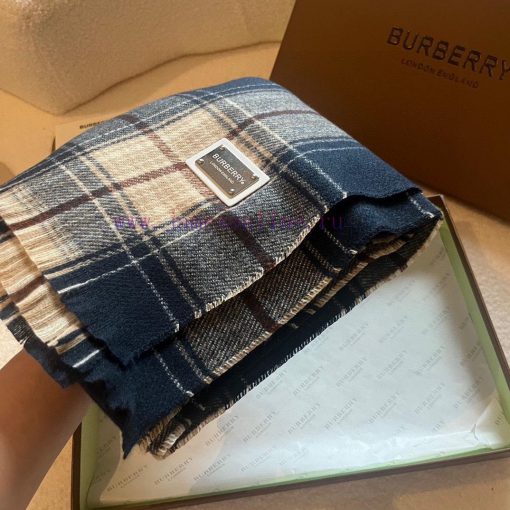 Burberry is a classic style that has been popular for N years. Trendy people have several Bucsxdiv2b - Image 11