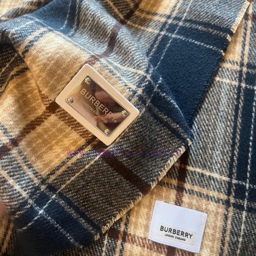Burberry is a classic style that has been popular for N years. Trendy people have several Bucsxdiv2b - Image 14