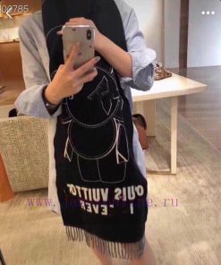 Louis Vuitton channel supplies large donkey style double-sided hot cashmere dual-use shawl sqgqjghv7