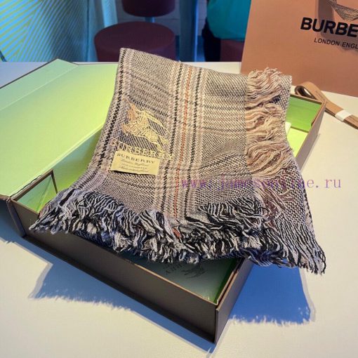 Burberry's best-selling product is the Wannian cashmere scarf shawl, which is loved by many tfuq12c5 - Image 13