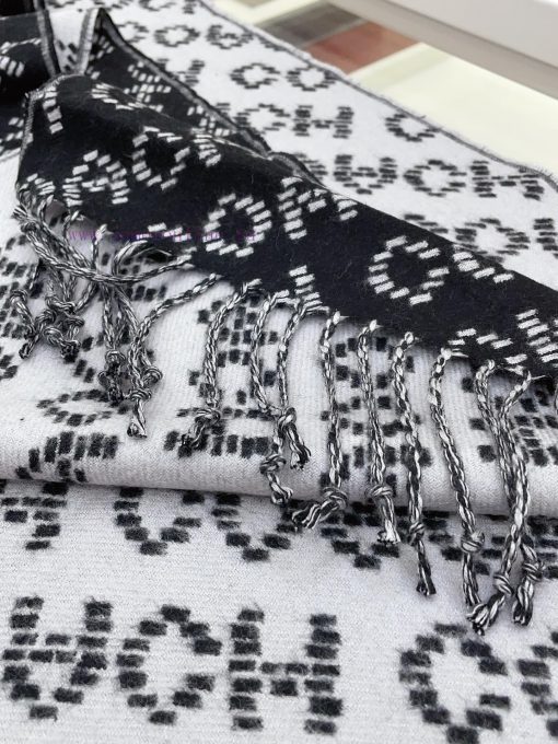 COACH Classic Coach Scarf is also so beautiful, not only in terms of appearance but also in z0vqifro - Image 16