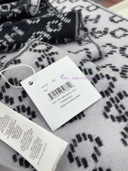 COACH Classic Coach Scarf is also so beautiful, not only in terms of appearance but also in z0vqifro - Image 19