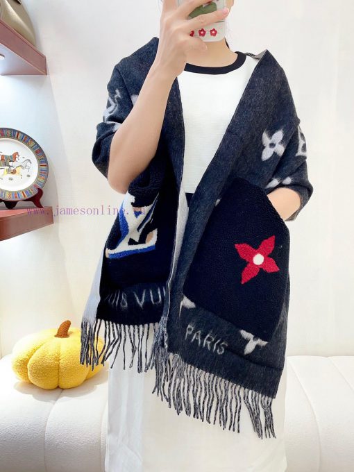 Luxurious and fashionable, with a super aura. LV's new million level heavyweight shawl, the 9qhgbjnt