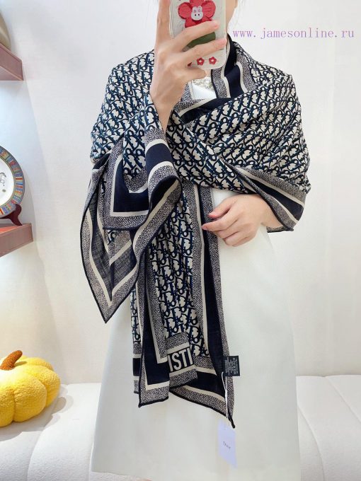DIOR's latest flagship rolled edge scarf is a perfect match for both vacation and daily wear5j67a65u - Image 2