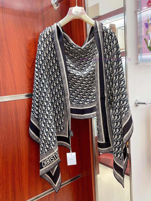 DIOR's latest flagship rolled edge scarf is a perfect match for both vacation and daily wear5j67a65u - Image 14