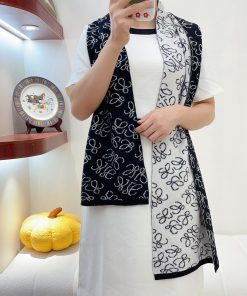 The new knitted scarf exudes a low-key luxury, exquisite softness, elite level fashion senseqh52oy6f