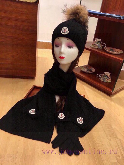 MONCLER new three piece scarf, hat, and gloves set with 70% cashmere and 30% rabbit fur for 0rcuh2mg - Image 10