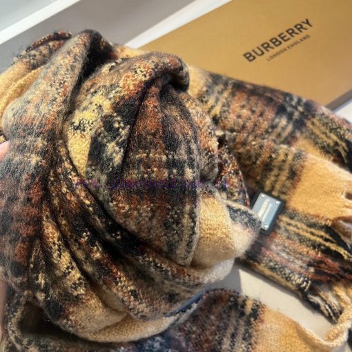 Burberry autumn and winter new scarf, made of premium seahorse fur fabric, with a size of 19yuvts708 - Image 6