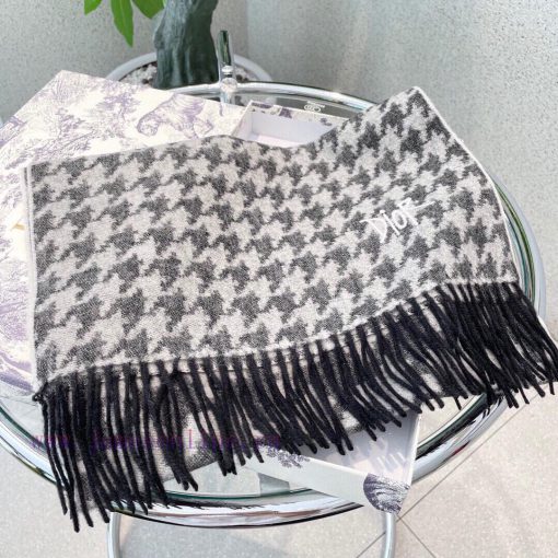 The new cashmere original is extremely beautiful, and the Dior gradient cashmere long scarf 0vd49rg3 - Image 13