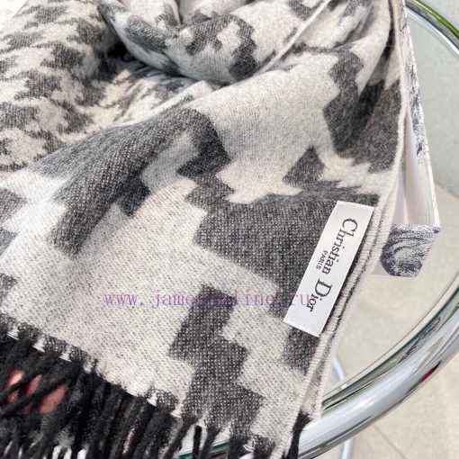 The new cashmere original is extremely beautiful, and the Dior gradient cashmere long scarf 0vd49rg3 - Image 18