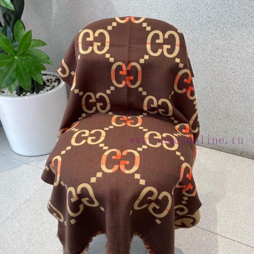 Gucci's classic and heavyweight double-G letter logo, paired with a red checkered pattern, eas9bjust - Image 6