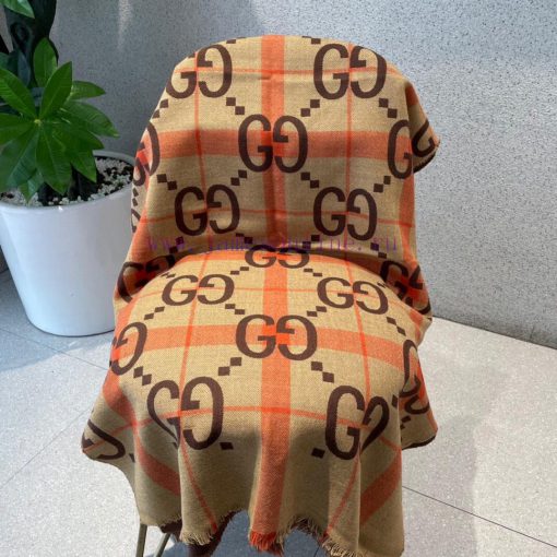 Gucci's classic and heavyweight double-G letter logo, paired with a red checkered pattern, eas9bjust - Image 7