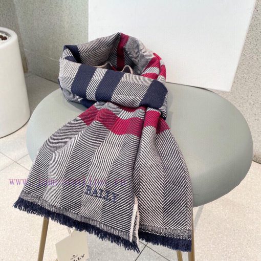 Be sure to start fast with BALLY's new cashmere scarf, which is a rare high-end item. It is j6is8nls - Image 15