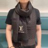 The LV scarf is a great benefit for both men and women, with a super gentle and stylish doub54em4h7d