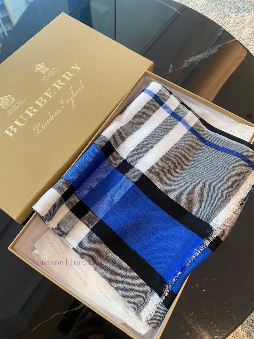 A refined lightweight scarf from Italy, made of plaid cashmere fabric and decorated with del3vf7mdii - Image 4