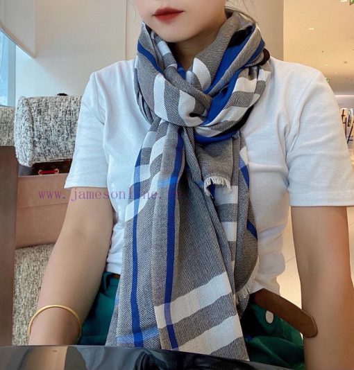 A refined lightweight scarf from Italy, made of plaid cashmere fabric and decorated with del3vf7mdii - Image 11