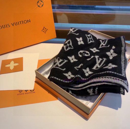 LV multifunctional knitted scarf, top-notch high-end product, stunning and versatile limitedysnougnf - Image 4
