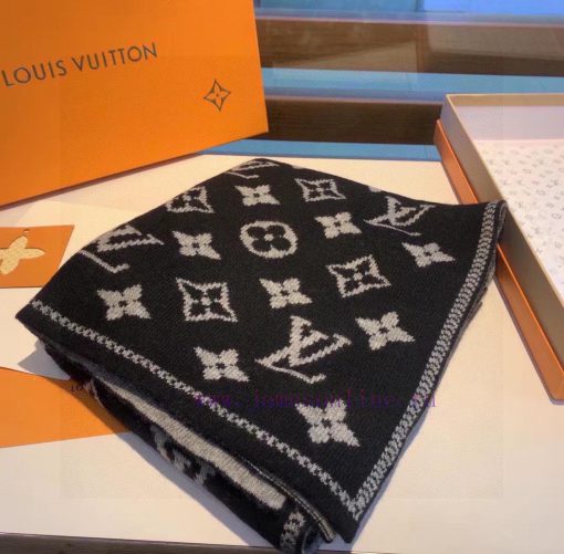 LV multifunctional knitted scarf, top-notch high-end product, stunning and versatile limitedysnougnf - Image 12