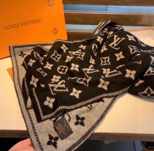 LV multifunctional knitted scarf, top-notch high-end product, stunning and versatile limitedysnougnf - Image 14