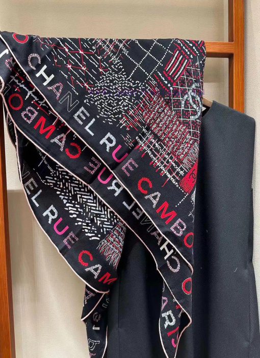 High end edition of "Chanel Collection~" in black and colorVelvet square scarf with the samegv6c5fou - Image 7