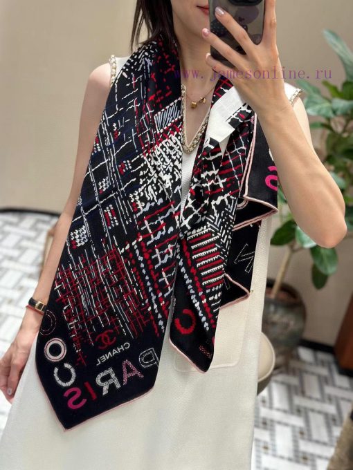 High end edition of "Chanel Collection~" in black and colorVelvet square scarf with the samegv6c5fou - Image 11