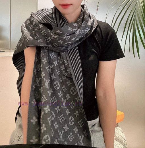 LV Swallow Donkey Family Scarf Classic Mascot Redesigned Versatile Style, Stir Fried Chickengivd2i55