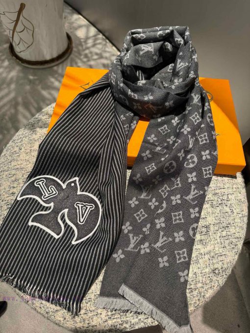 LV Swallow Donkey Family Scarf Classic Mascot Redesigned Versatile Style, Stir Fried Chickengivd2i55 - Image 7