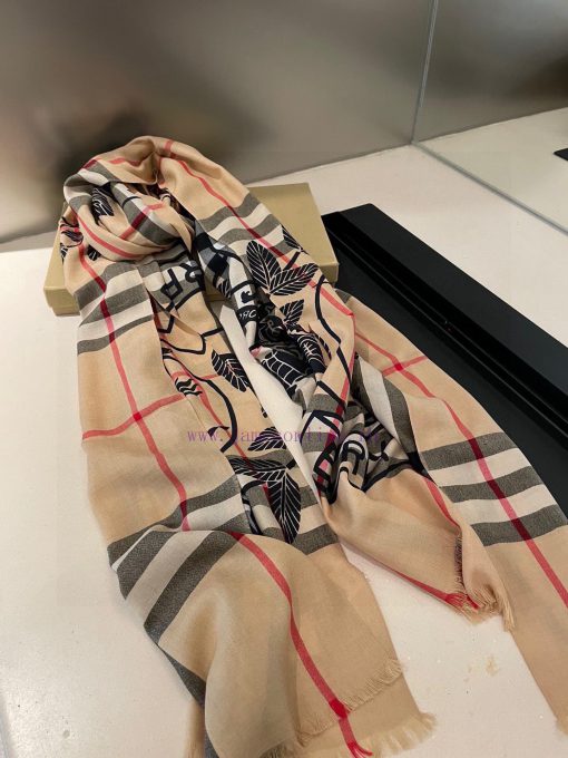 Burberry's formal wear series is exclusively for flagship stores, featuring VIP top-level im8l8h9m2y - Image 7