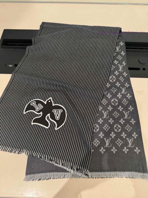 LV Swallow Donkey Family Scarf Classic Mascot Redesigned Versatile Style, Stir Fried Chickengivd2i55 - Image 13